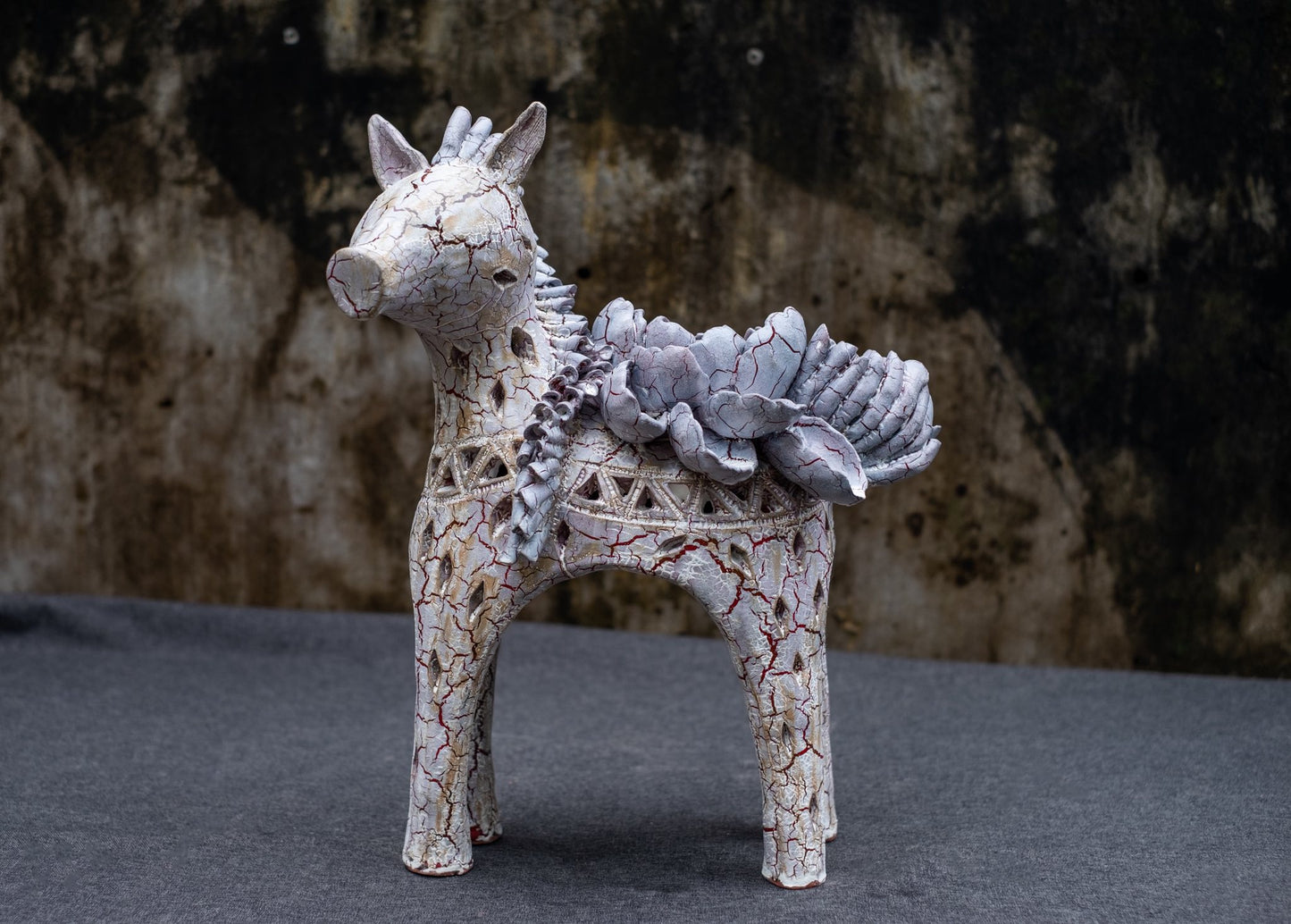 Céleste Céramique – Handgefertigte Keramik-Pferdeskulptur