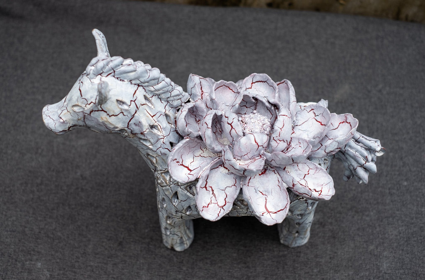 Céleste Céramique – Handgefertigte Keramik-Pferdeskulptur