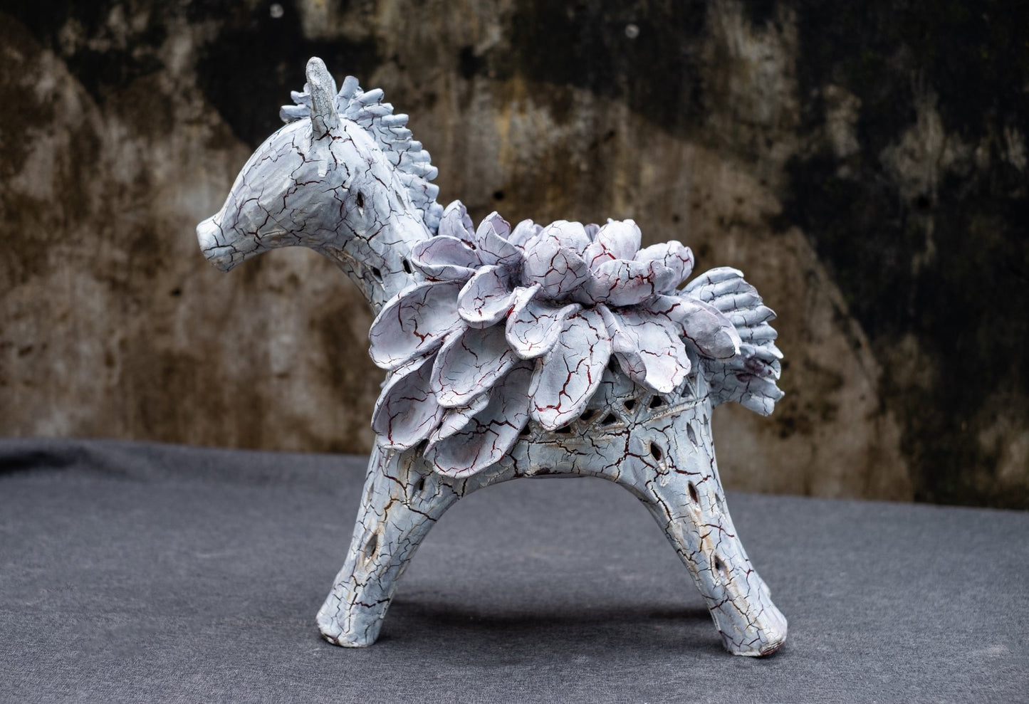 Céleste Céramique – Handgefertigte Keramik-Pferdeskulptur