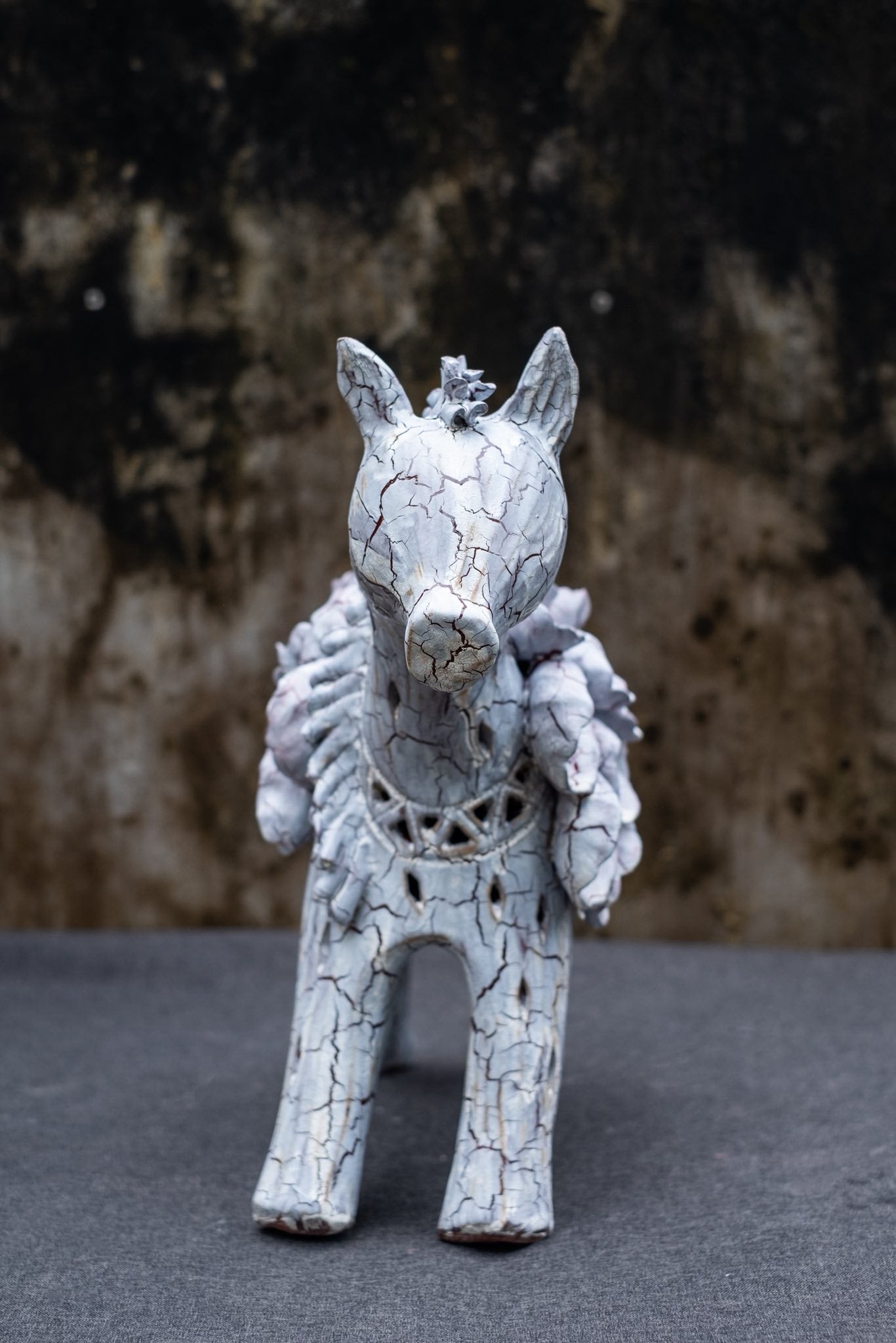 Céleste Céramique – Handgefertigte Keramik-Pferdeskulptur