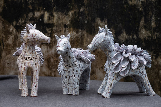 Céleste Céramique – Handgefertigte Keramik-Pferdeskulptur