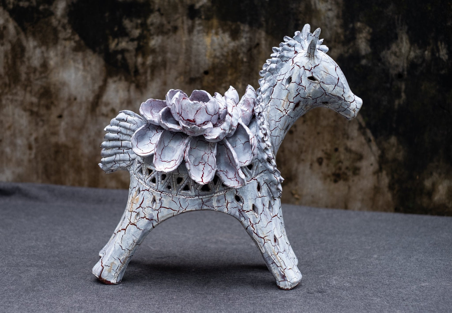 Céleste Céramique – Handgefertigte Keramik-Pferdeskulptur