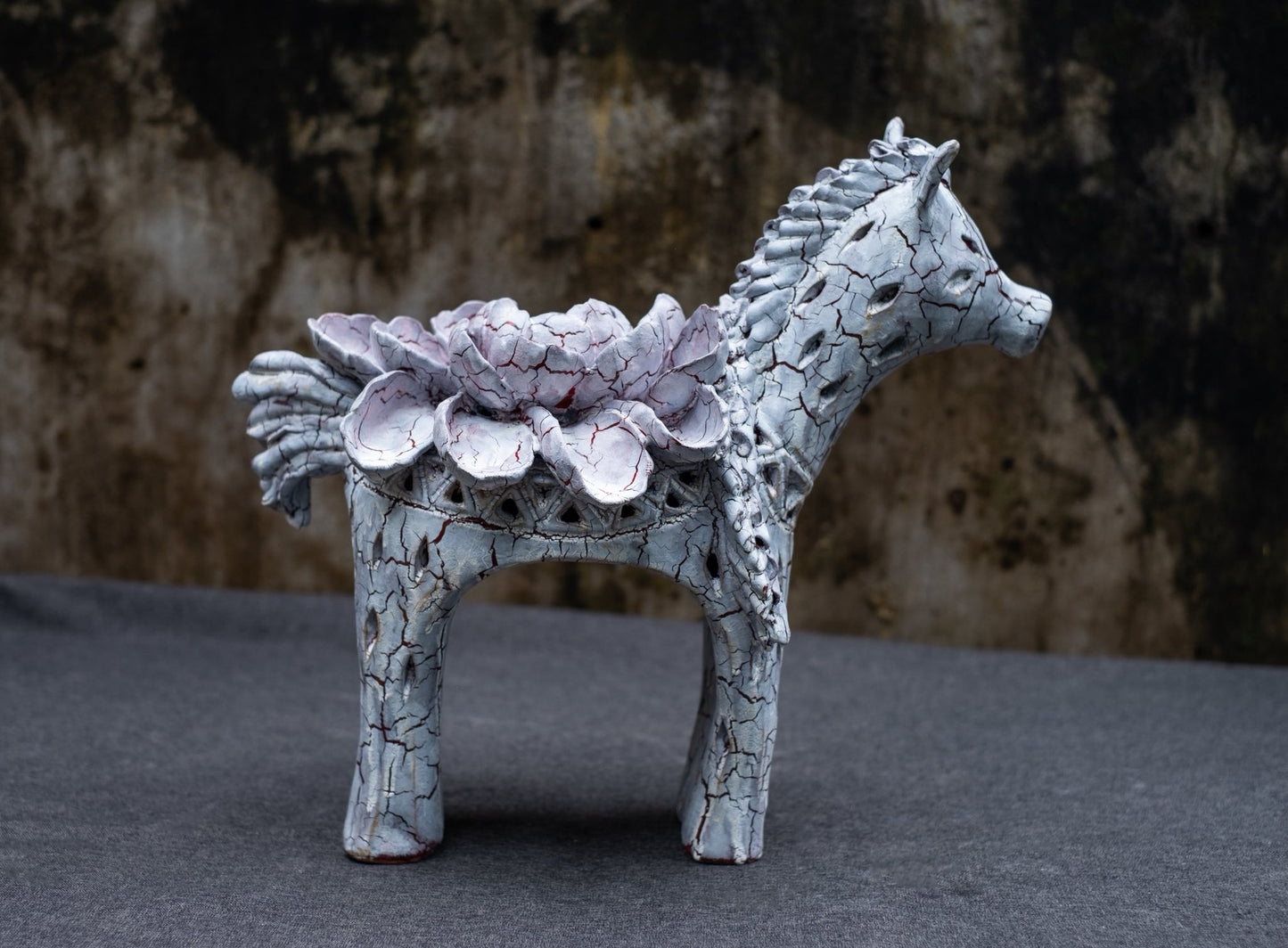 Céleste Céramique – Handgefertigte Keramik-Pferdeskulptur