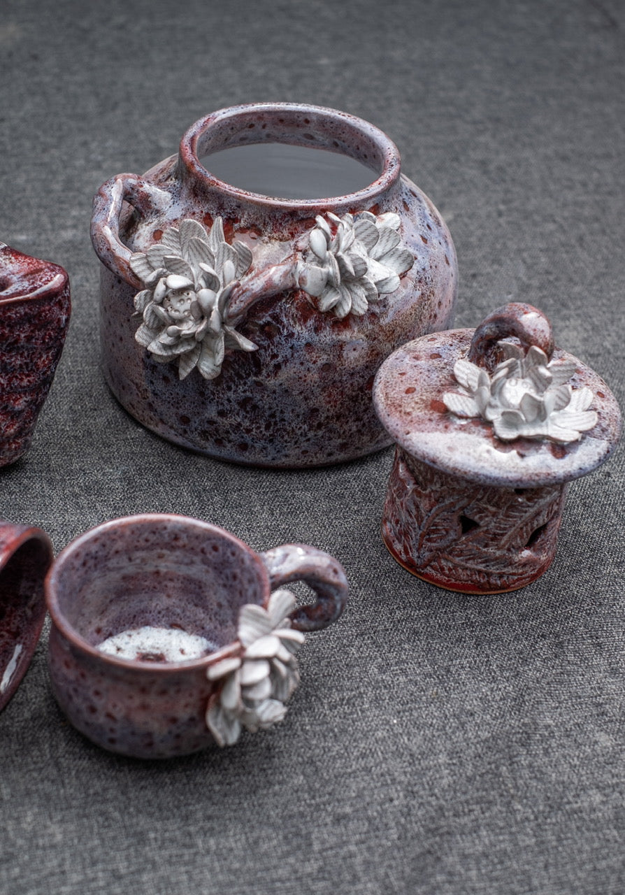 Céleste Céramique - Crimson Blossom Tea Set